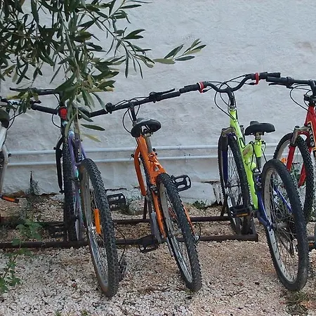 Sleeps 2 Pool Air Con Wifi Cisternino