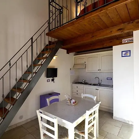 Apartment Sleeps 2 Pool Air Con Wifi *