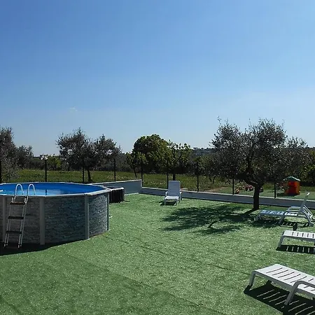 Sleeps 2 Pool Air Con Wifi דירה צ'יסטרנינו